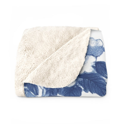 Cozy Sherpa Fleece Blanket with Floral Bird Design - Chinoiserie Aesthetic